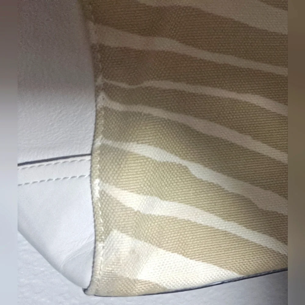 Coach White Tan Zebra Purse - Picture 4 of 16